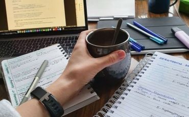 10 Ways to Launch a Successful Business on Social Media - Society19